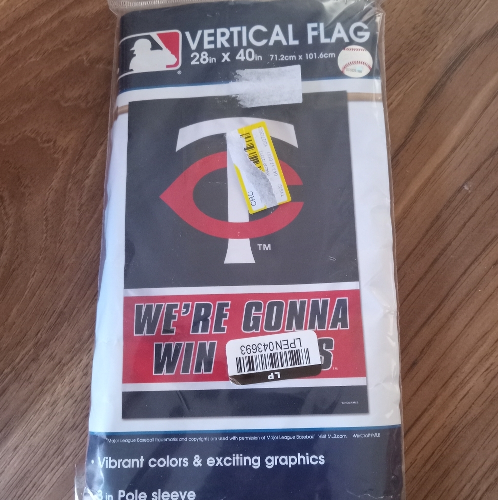 Brand new Minnesota Twins Team Flag. NWT!